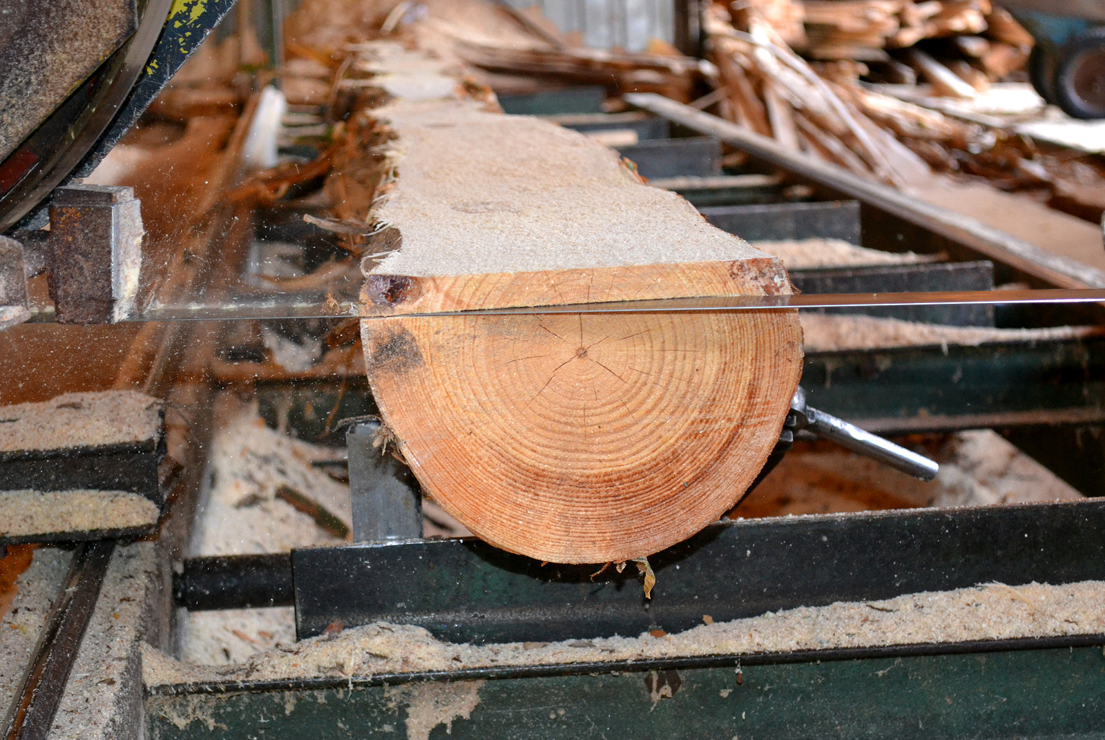 Exterior Experience Builds a Sawmill in Pacific, MO